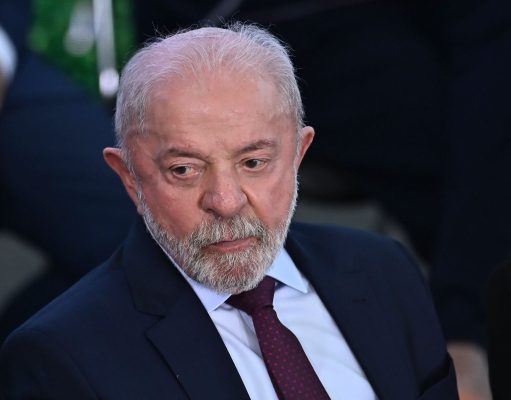 Irão: Lula acusa EUA de pirataria ao cobrar portagem no Estreito de Ormuz